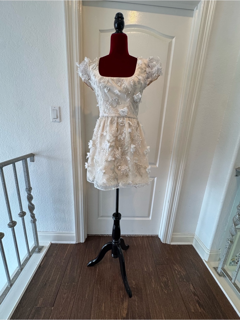 🦄 NWOT Dress the Population Sz S Embellished Ivory Bridal Mini SAMPLE - Picture 6 of 17